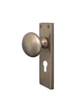 WINDSOR SUTTON ROUND KNOB ON SQUARE LONGPLATE - Image 6