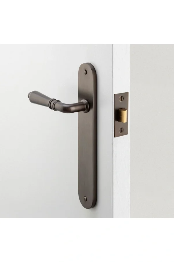 Sarlat-Oval-Backplate-Lever