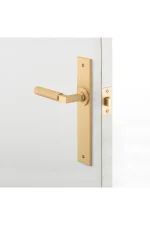 Berlin-Chamfered-Backplate-Lever-feature