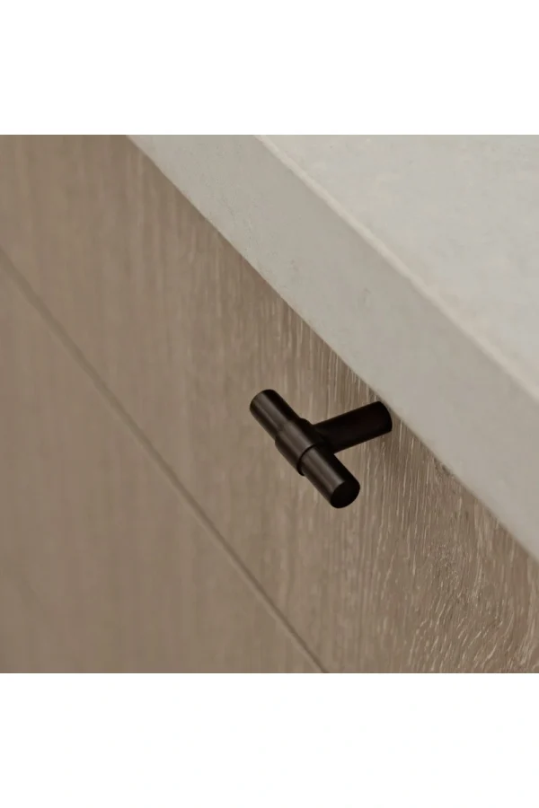 Helsinki-T-Cabinet-Pull-feature