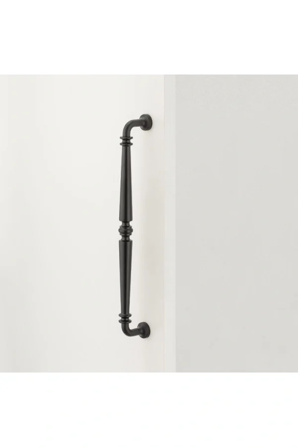 Sarlat-Pull-Handle-feature