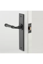 Verona-Chamfered-Backplate-Lever-feature