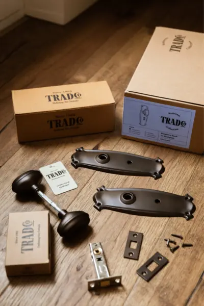 TRADCO BUNGALOW LONG BACKPLATE KNOB - Image 2