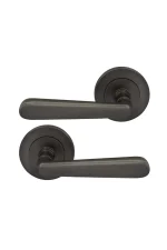 WINDSOR BRASS - VILLA ON 64MM ROUND ROSE - Image 10