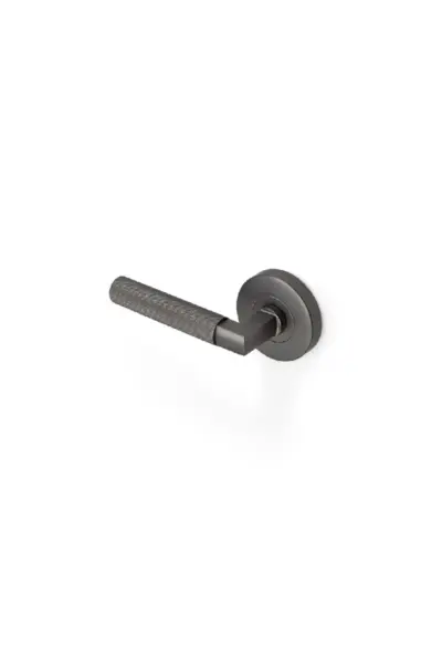 MILES NELSON - SCARLETT LEVER HANDLES